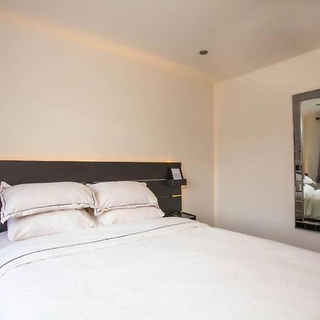 Three Bedroom House, Driveway, Bracknell Centre Exterior foto